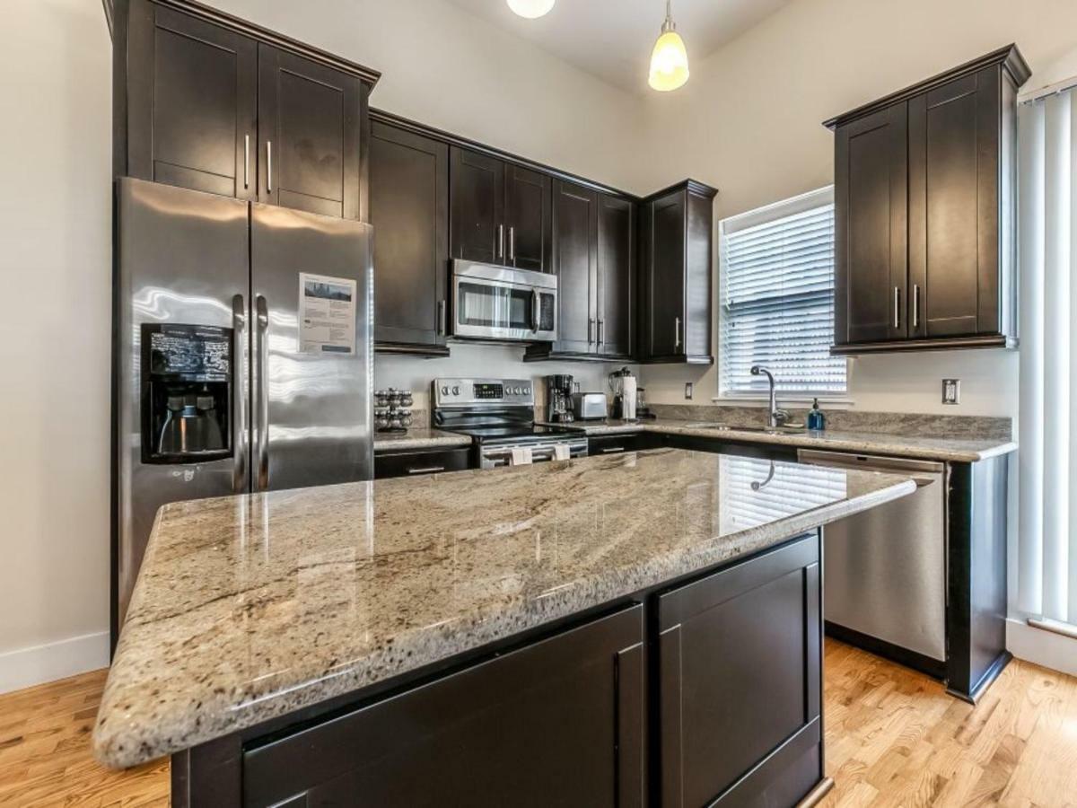 Beautiful Condos Steps From French Quarter And Bourbon St نيو أورلينز المظهر الخارجي الصورة